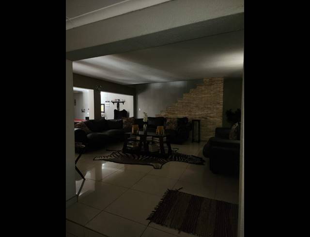 4 BEDROOM HOUSE FOR SALE IN BRENTHURST